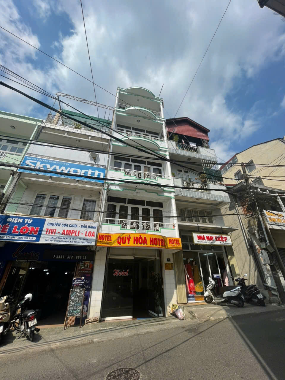 Mặt tiền Khách sạn Quý Hòa — 34 Tăng Bạt Hổ, Đà Lạt